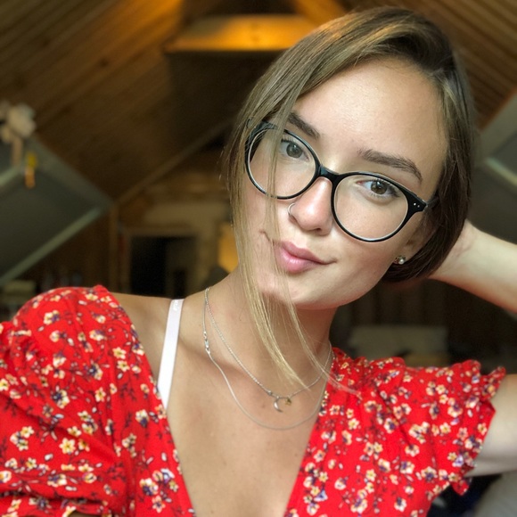 Meet your Posher, Kaitlyn - Picture 1 of 1